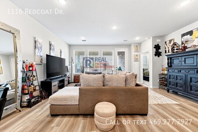 Building Photo - 1116 Redcoat Dr
