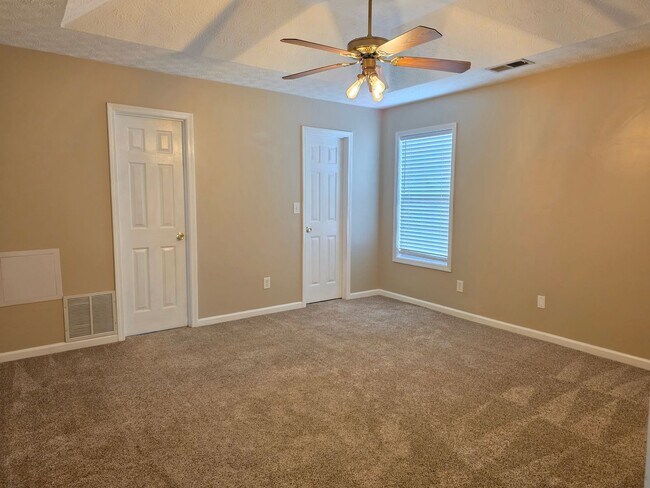 Building Photo - Rare 3 bed 2 bath ranch located in Acworth