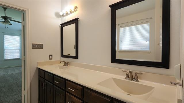 Building Photo - 1369 Crescent Cove Dr