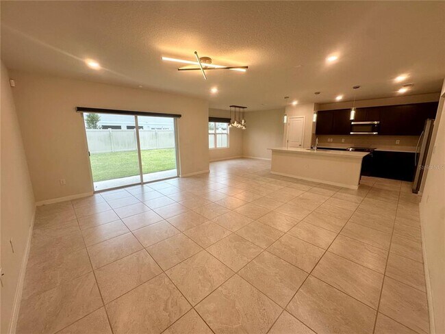 Building Photo - 1261 Regal King Dr