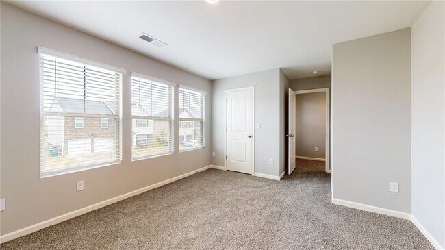 Building Photo - 2327 Burnett Ln