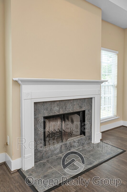 Building Photo - 252 Chesser Park Dr