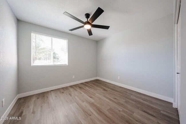 Building Photo - 3951 E Waltann Ln