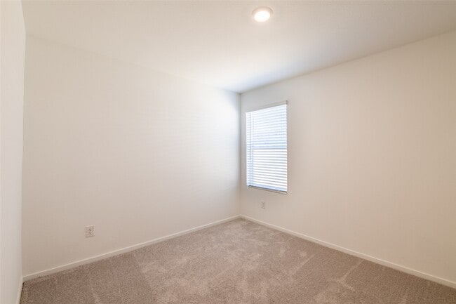 Building Photo - 6435 Begonia Trellis Dr