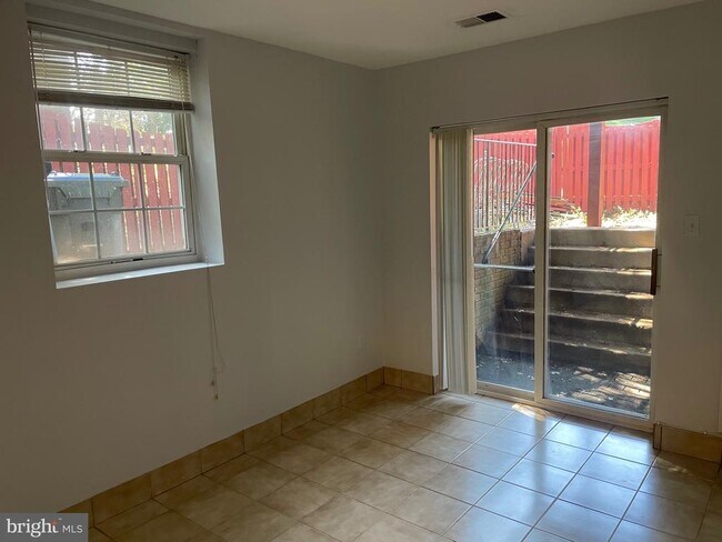 Building Photo - 3996 Royal Lytham Dr