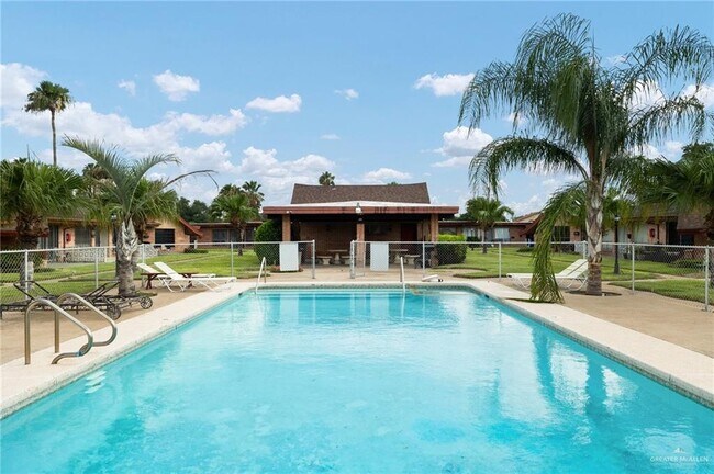 Building Photo - 15 W Dallas Ave