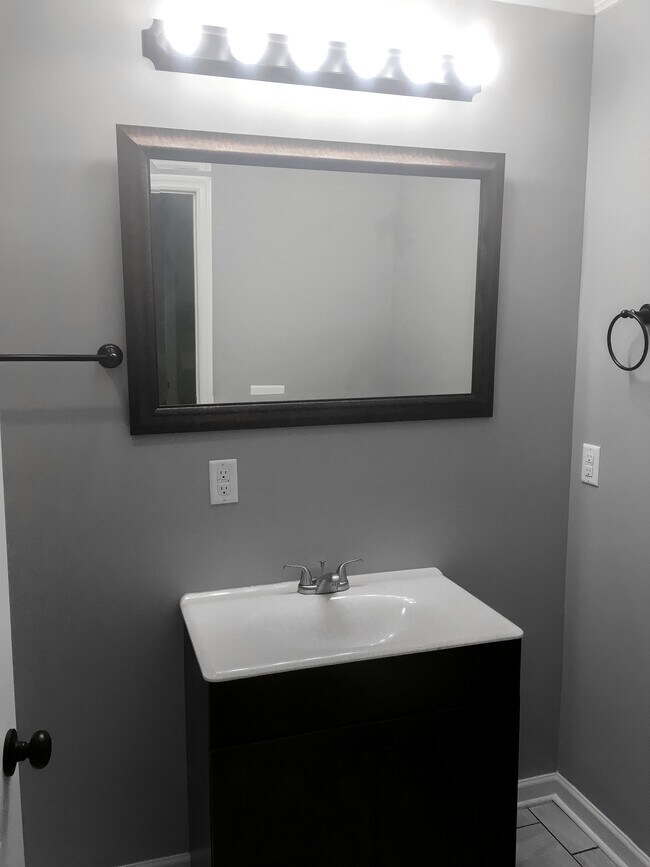 Building Photo - 1410 Beth St NW