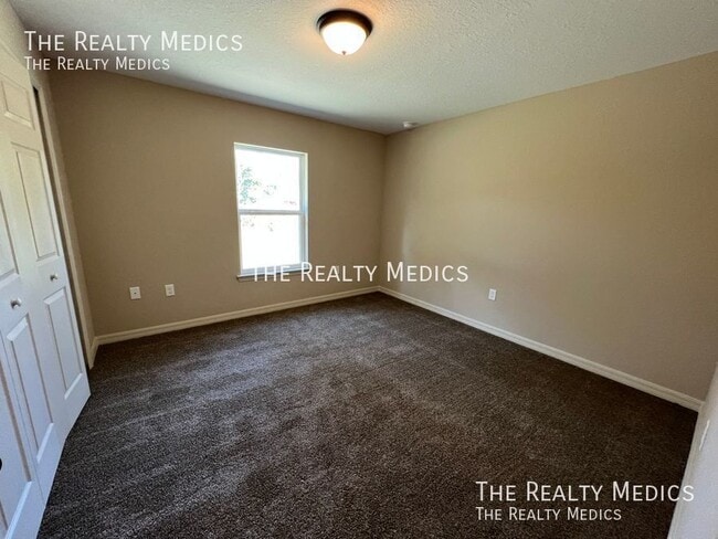 Building Photo - 13882 SW 79th Ave