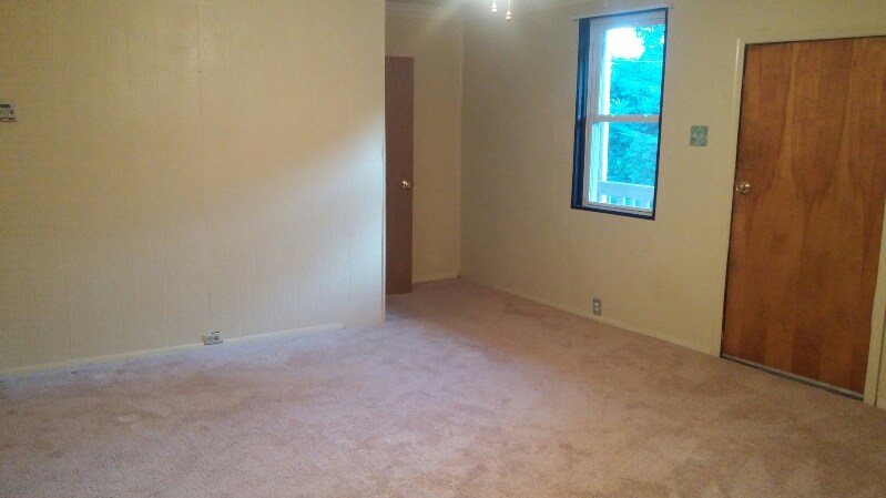 Building Photo - 27 Noster St