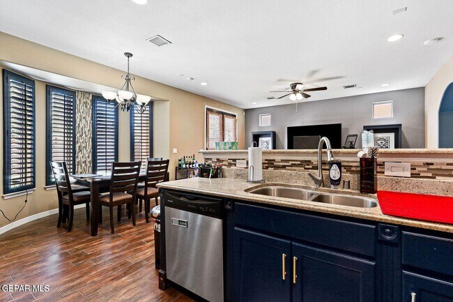 Building Photo - 2244 Honour Point Pl