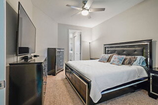 Building Photo - Like New Townhome in Heritage Oaks!