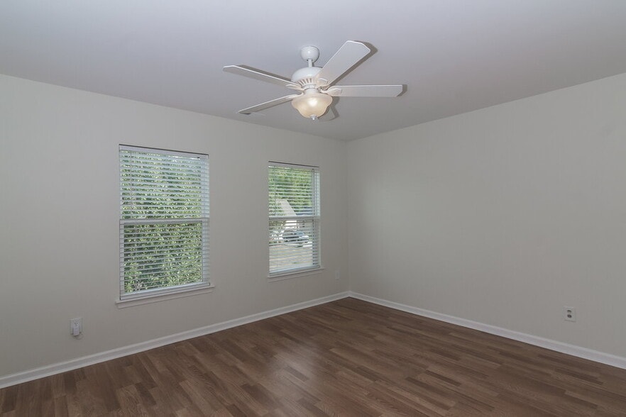 Building Photo - 15134 De Havilland Dr