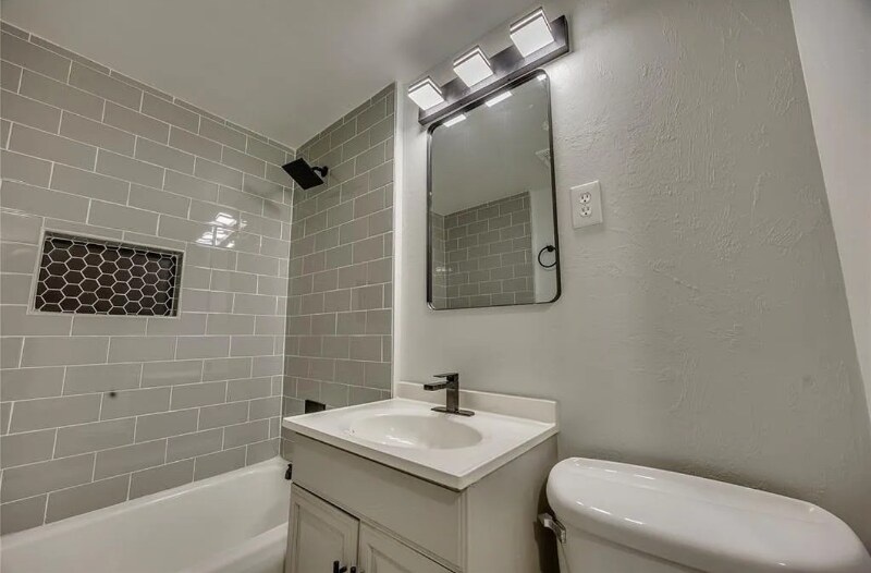 Building Photo - 224 SE 33rd St