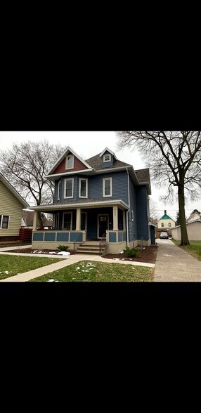 Primary Photo - 465 W 5th St