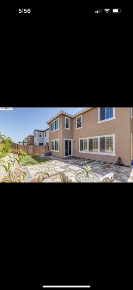 Building Photo - 4775 N Spago Dr