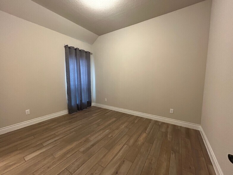 Building Photo - 14081 May Mist