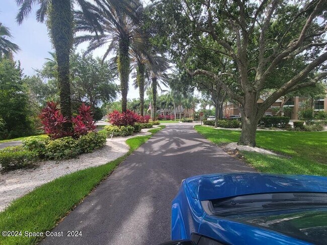 Building Photo - 7667 N Wickham Rd