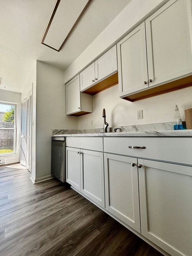 Building Photo - Rudee Heights