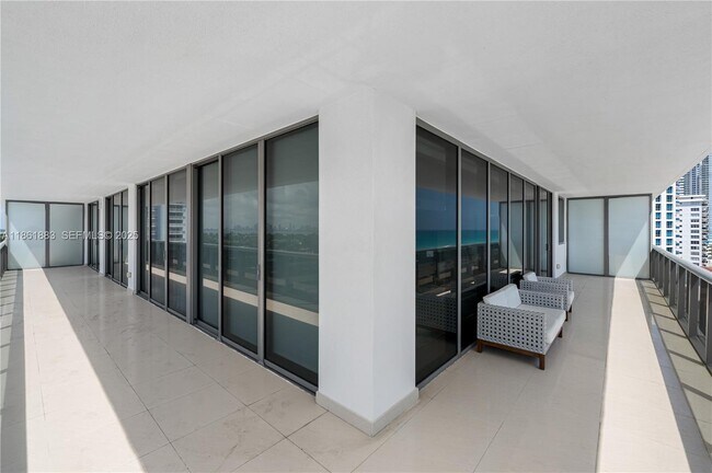 Building Photo - 5875 Collins Ave