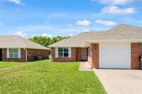 Building Photo - 406 Andrew Dr