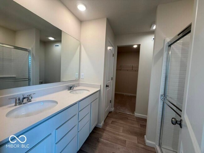 Building Photo - 3802 Sterling Dr