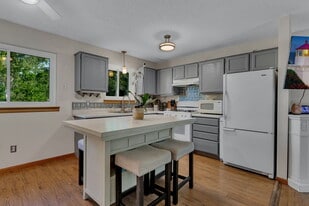 Building Photo - 5341 Mallard Ln