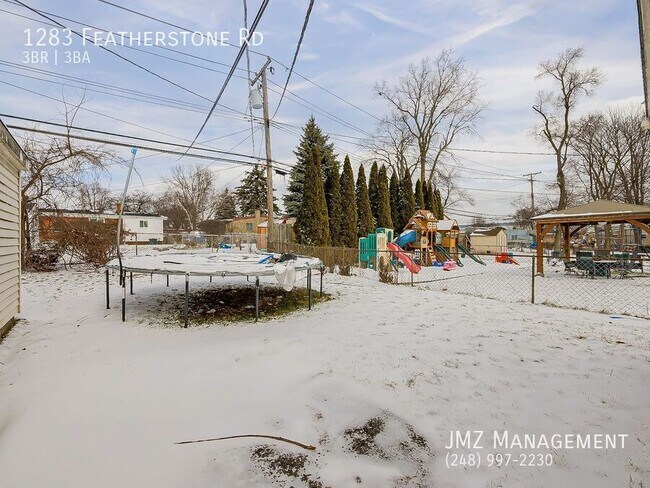 Building Photo - 1283 Featherstone Rd