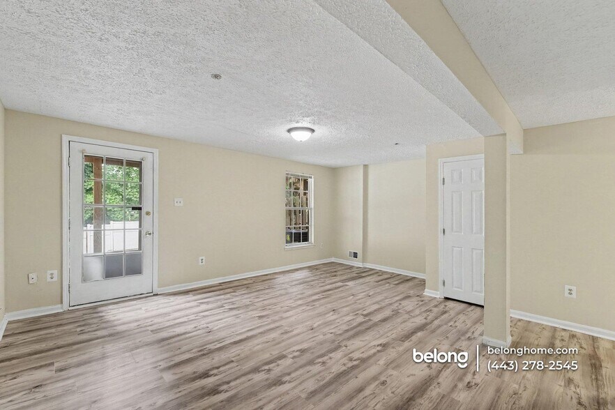 Building Photo - 8918 Pembrook Woods
