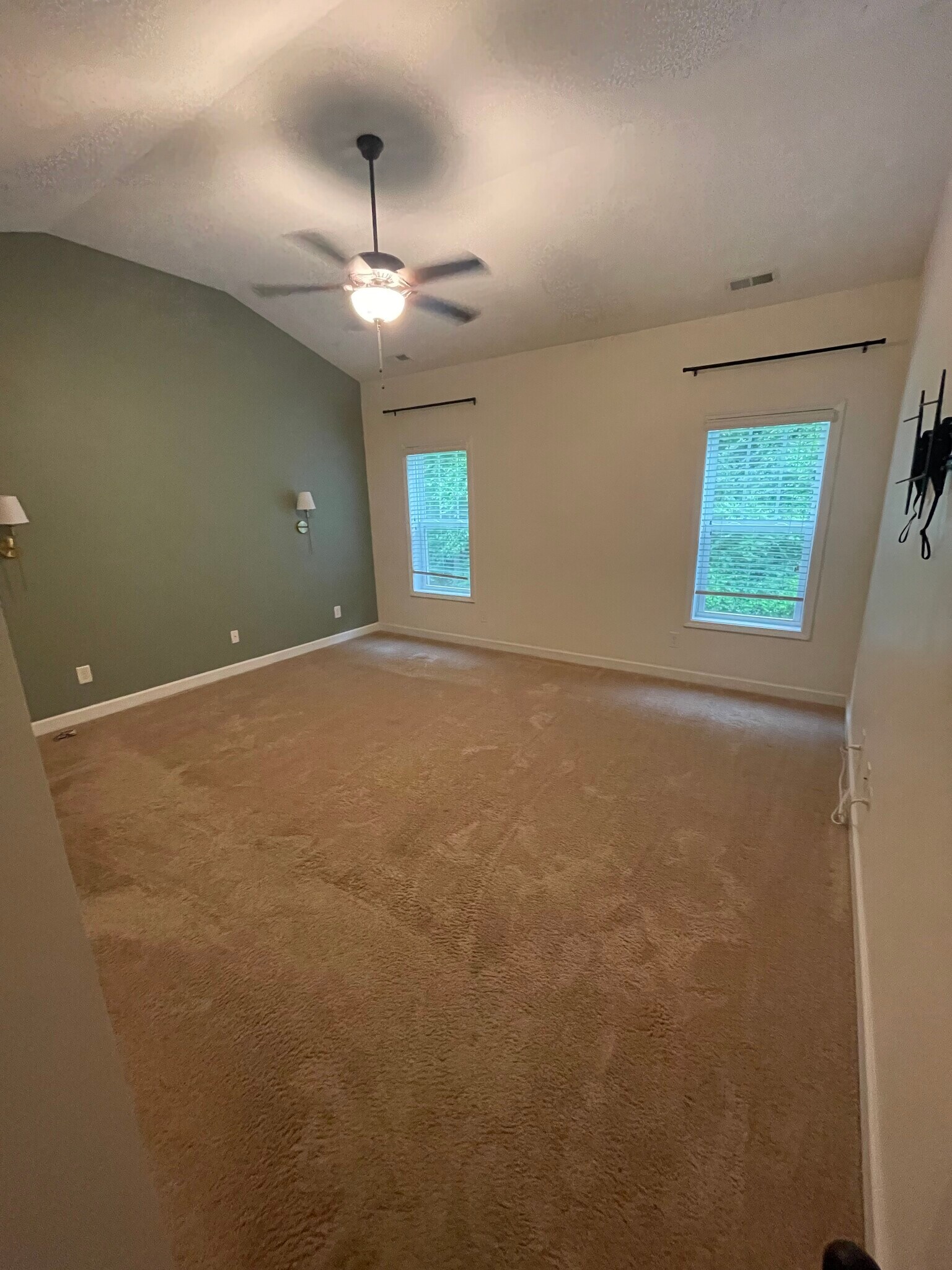Building Photo - 14 Winged Foot Dr