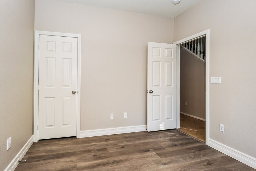 Building Photo - 5978 Genovese Ave