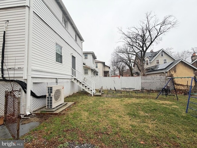 Building Photo - 3119 South Dakota Ave NE