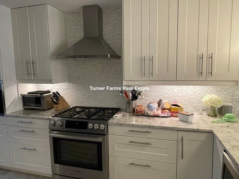 Building Photo - 469 Massachusetts Ave