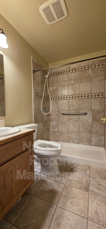 Building Photo - 2903 N Rough Stone Way