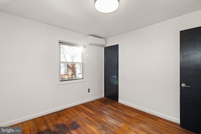 Building Photo - 2444 S Culpeper St