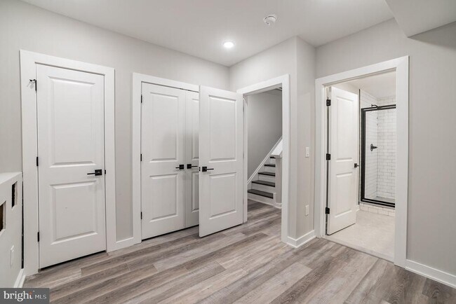 Building Photo - 2410 Clifford St