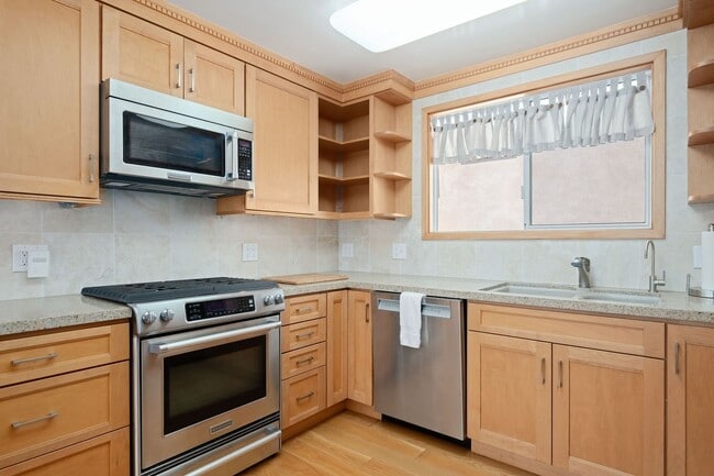 Building Photo - Charming One-Bedroom Retreat in Santa Barb...