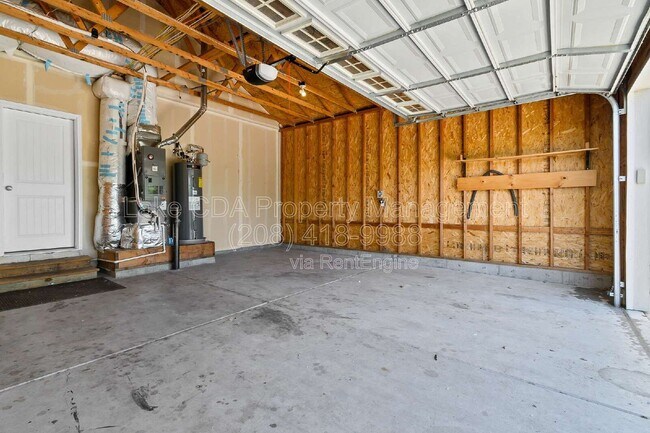 Building Photo - 3768 E Bogie Dr
