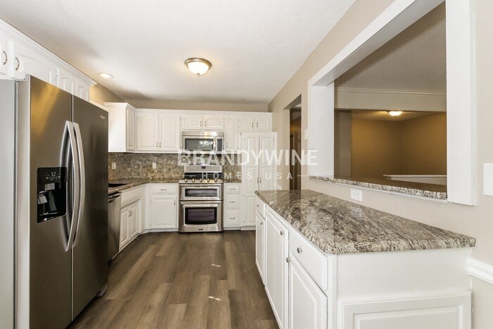 Building Photo - 6623 NW Sioux Dr