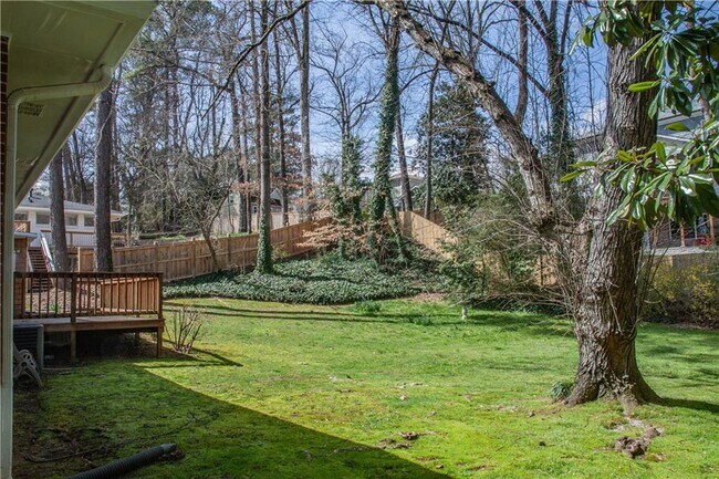 Building Photo - 2310 Poplar Springs Dr NE