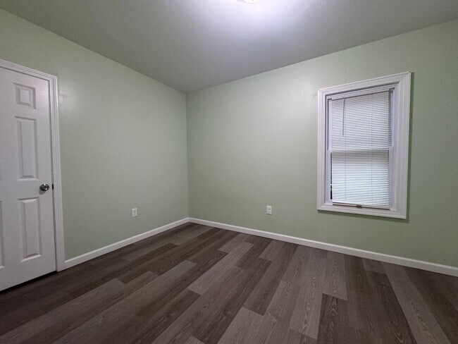 Building Photo - Kenyon Street