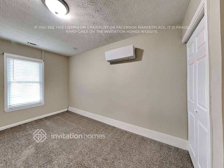 Building Photo - 30 Sable Cir