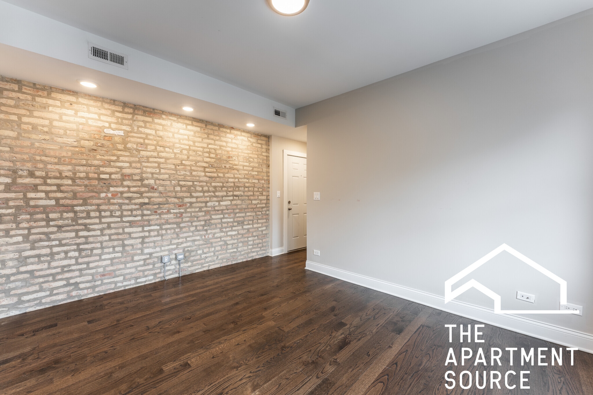 Building Photo - 2238 N Sawyer Ave