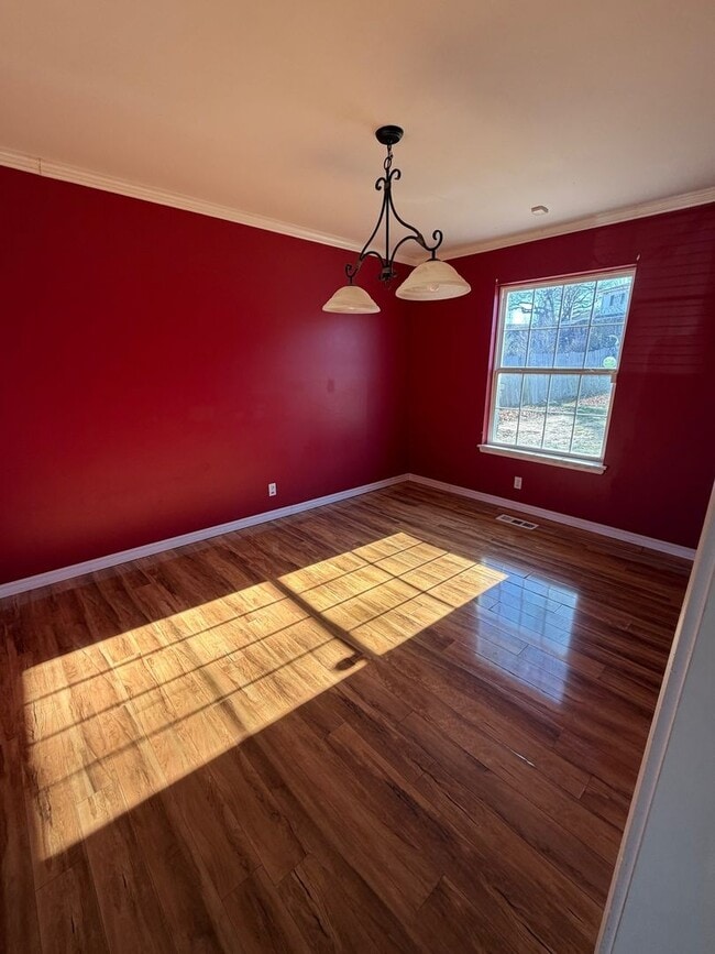 Building Photo - 2 story house for lease. Open floor plan in kitchen & living. Lots of storage. Large fenced backy...