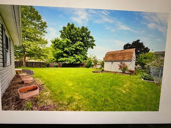 Building Photo - 42668 Addison Ave