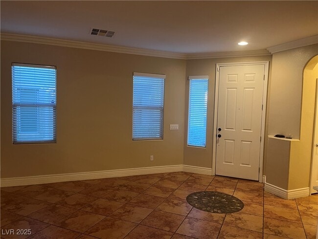 Building Photo - 397 Hidden Hole Dr