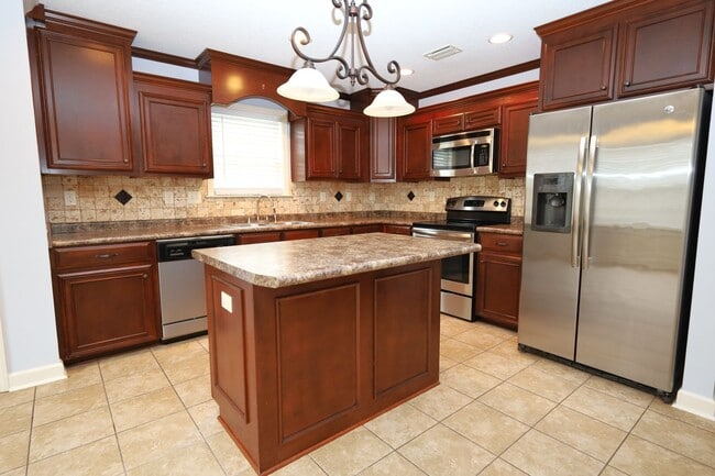 Building Photo - 4125 Silver Glenn