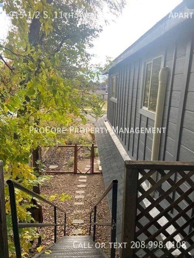 Building Photo - This is a great 1 bedroom 1 bath apartment...