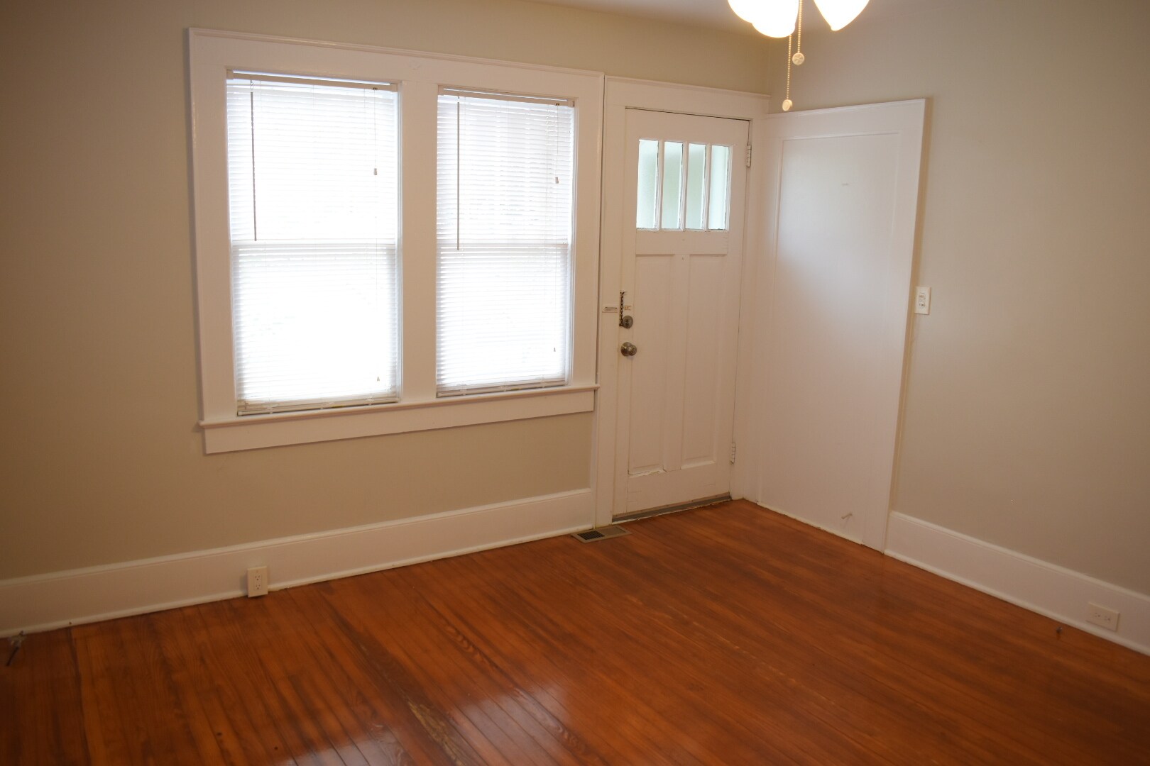 Building Photo - 306 Kenwood Ave