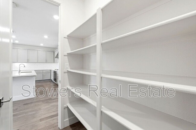 Building Photo - 6336 Moser Wy