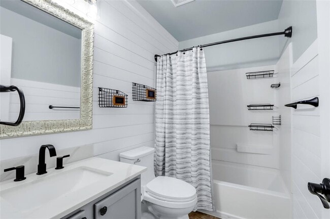 Building Photo - 7831 Saddle Run